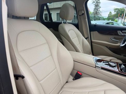 Used 2019 Mercedes-Benz GLC 300 4MATIC image 28