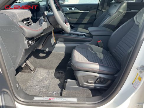 New 2025 Ford Explorer ST-Line w/ Premium Package image 32