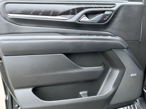 Used 2022 GMC Yukon XL Denali image 16