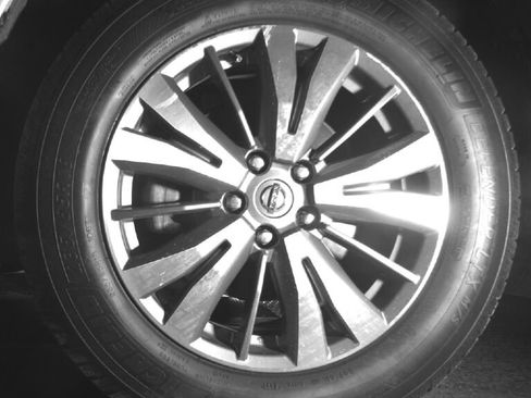 Used 2020 Nissan Pathfinder S image 10