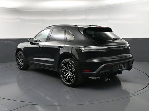 Certified 2023 Porsche Macan S AWD/4WD image 3