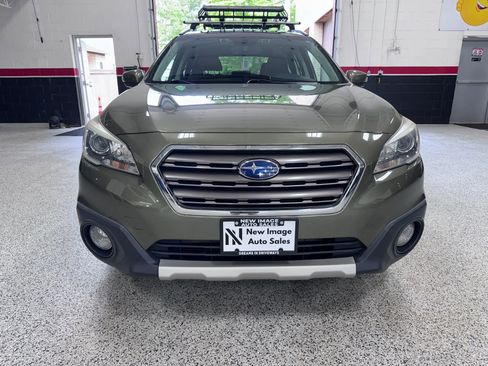 Used 2017 Subaru Outback 3.6R Touring AWD/4WD image 8