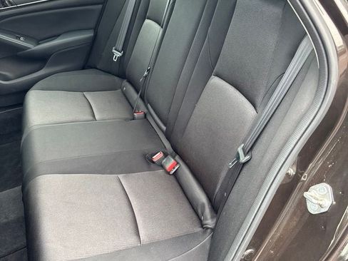Used 2018 Honda Accord EX image 27