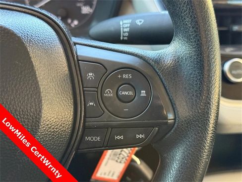 Used 2025 Toyota Corolla LE image 21