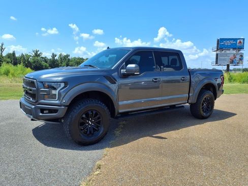 Used 2019 Ford F150 Raptor w/ Equipment Group 802A Luxury image 2