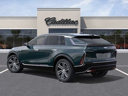 Used 2026 Cadillac Lyriq Luxury w/ LPO, Floor Liner Package AWD/4WD image 3