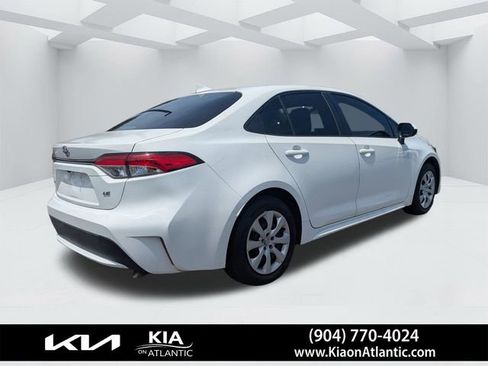 Used 2020 Toyota Corolla LE FWD image 3