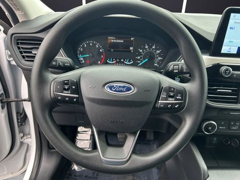 Used 2022 Ford Escape SE image 13