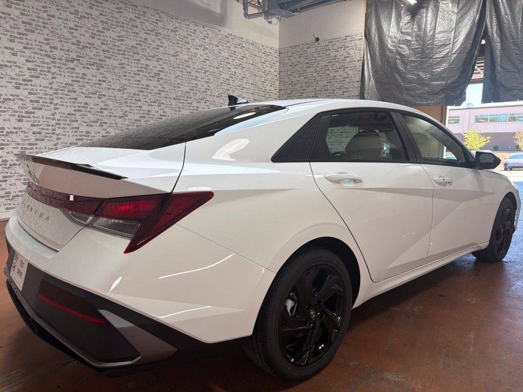 New 2026 Hyundai Elantra SEL Sport FWD image 7