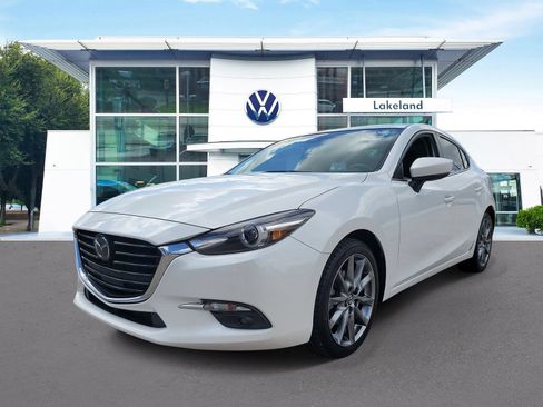 Used 2018 MAZDA MAZDA3 Grand Touring w/ Premium Equipment Package FWD image 2