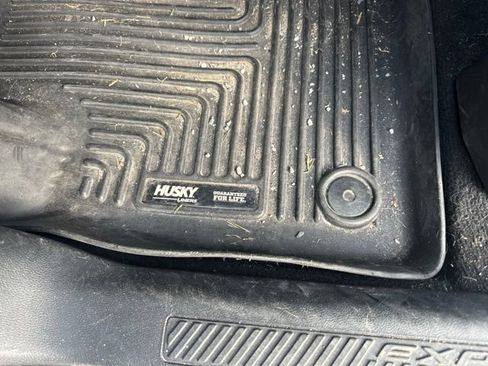 Used 2021 Ford Explorer XLT w/ Equipment Group 202A AWD/4WD image 34