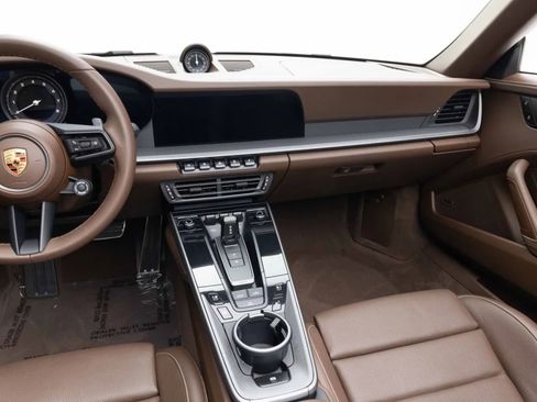 Used 2024 Porsche 911 Carrera image 9
