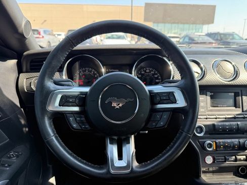 Used 2017 Ford Mustang Coupe RWD image 13