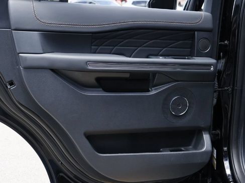 Used 2023 Ford Expedition Platinum AWD/4WD image 25