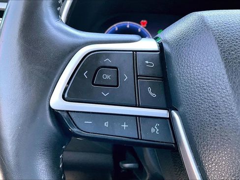 Used 2023 Toyota Highlander Platinum AWD/4WD image 16