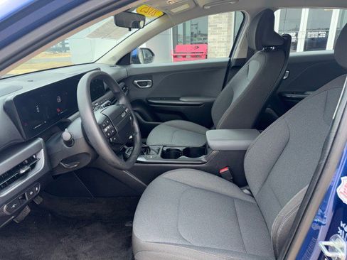 Used 2025 Kia K4 LXS image 14
