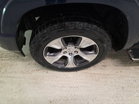 Used 2019 RAM 1500 Laramie image 2