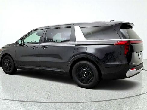 Used 2026 Kia Carnival FWD image 7