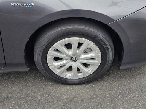 Used 2020 Toyota Prius L Eco FWD image 9