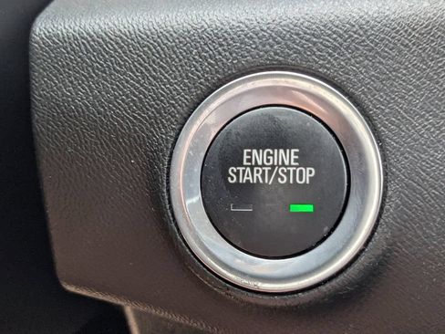 Used 2024 GMC Terrain SLE FWD image 26