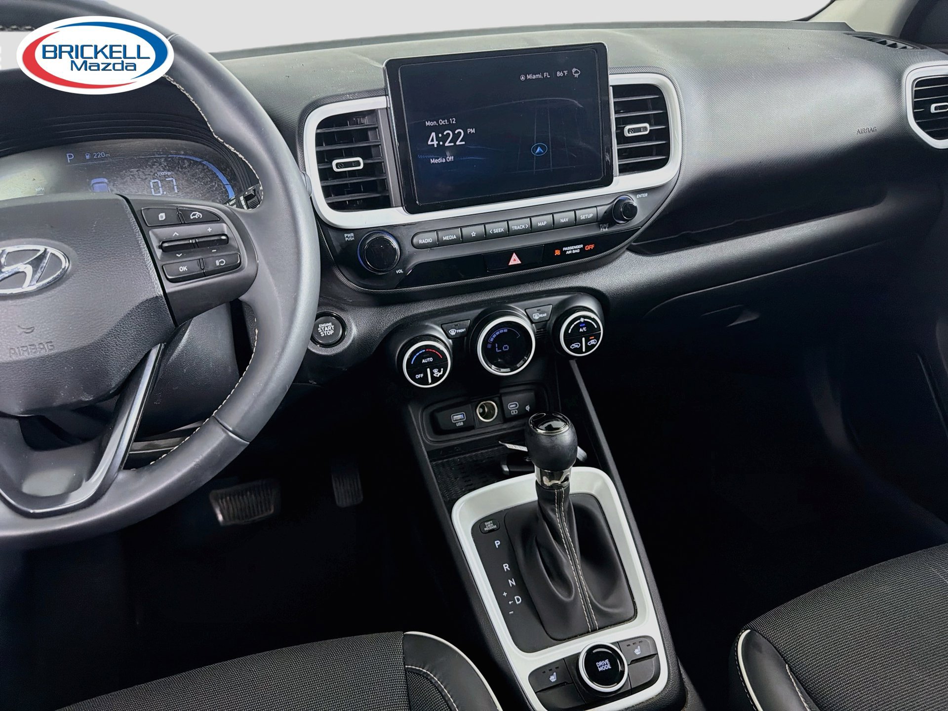 Used 2024 Hyundai Venue Limited FWD image 19
