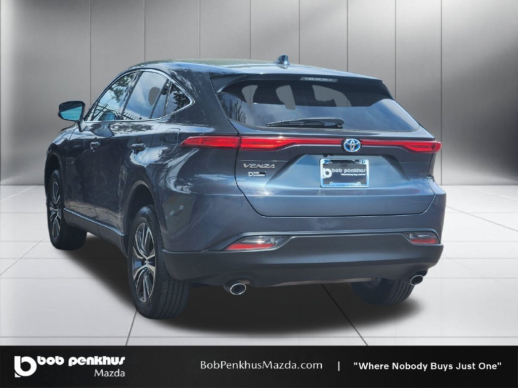 Used 2024 Toyota Venza LE AWD/4WD image 27