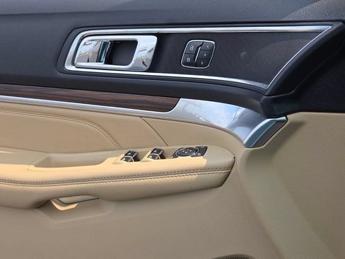Used 2017 Ford Explorer Limited FWD image 37