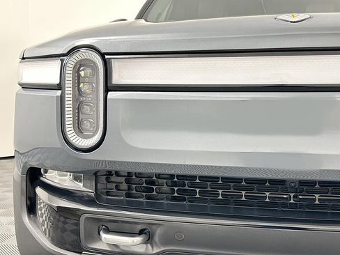 Used 2022 Rivian R1T Adventure image 6