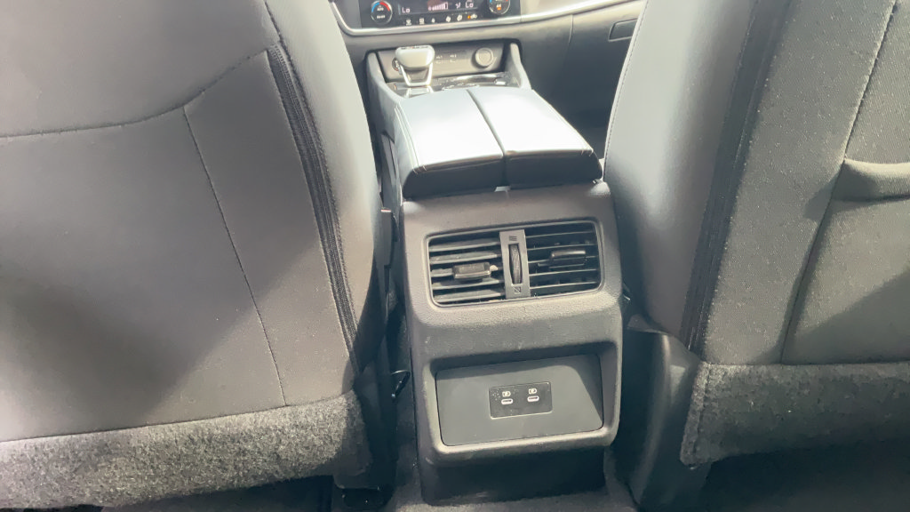 Used 2025 Nissan Rogue SV AWD/4WD image 26