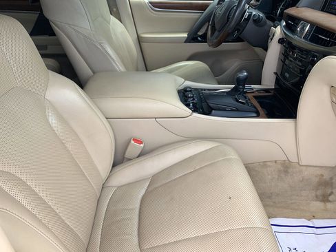 Used 2018 Lexus LX 570 4WD image 22