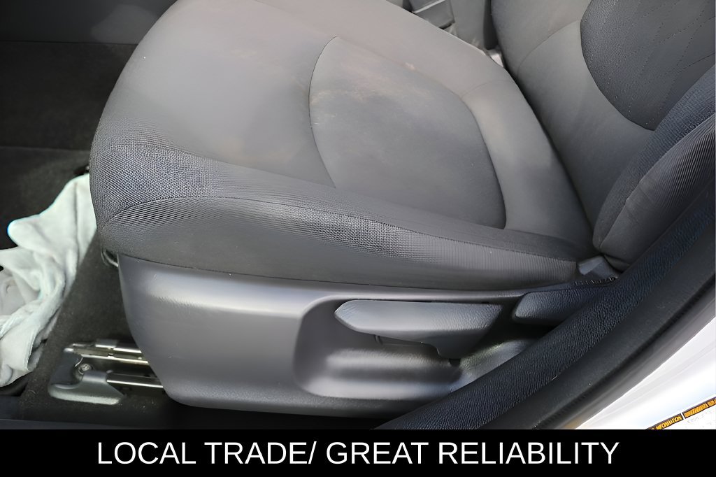 Used 2020 Toyota Corolla LE FWD image 12