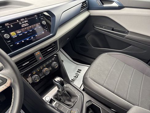 Used 2024 Volkswagen Taos SE image 18