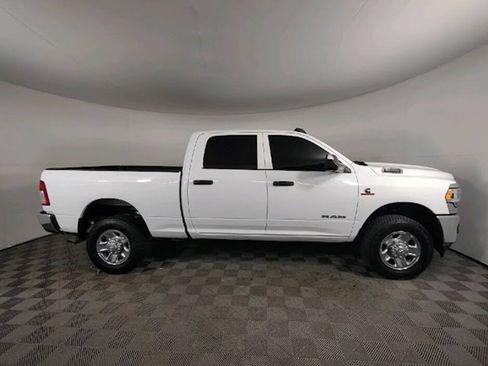Used 2022 RAM 2500 Tradesman w/ Chrome Appearance Group AWD/4WD image 10