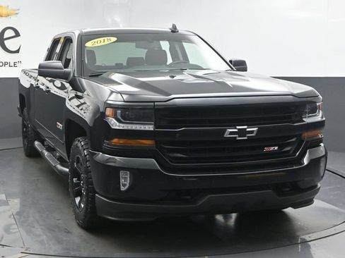 Used 2018 Chevrolet Silverado 1500 LT w/ Midnight Edition AWD/4WD image 69