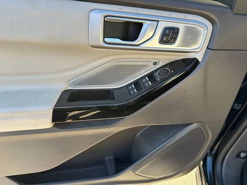 Used 2022 Ford Explorer Platinum w/ Equipment Group 601A image 25