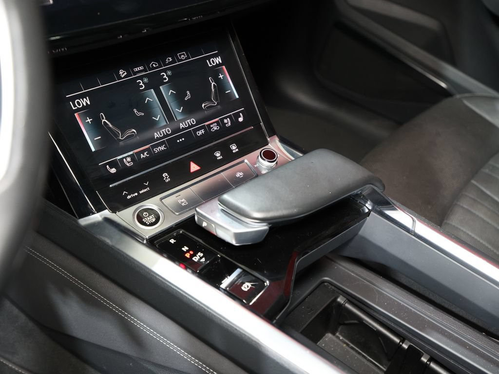 Used 2021 Audi e-tron Premium Plus w/ Premium Plus Package AWD/4WD image 21