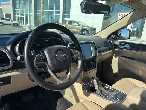 Used 2016 Jeep Grand Cherokee Limited w/ Trailer Tow Group IV image 11