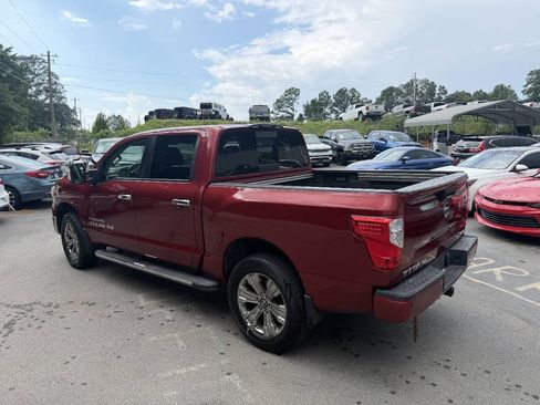 Used 2018 Nissan Titan SL w/ Texas Titan Edition AWD/4WD image 5