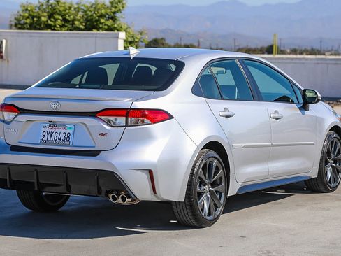 Used 2026 Toyota Corolla SE w/ SE Package FWD image 5