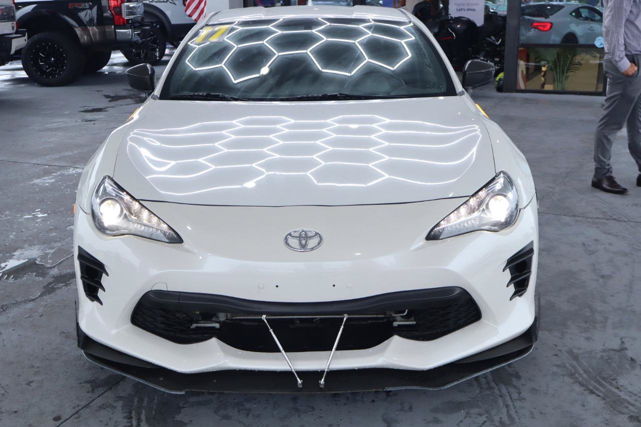 Used 2017 Toyota 86 RWD image 13