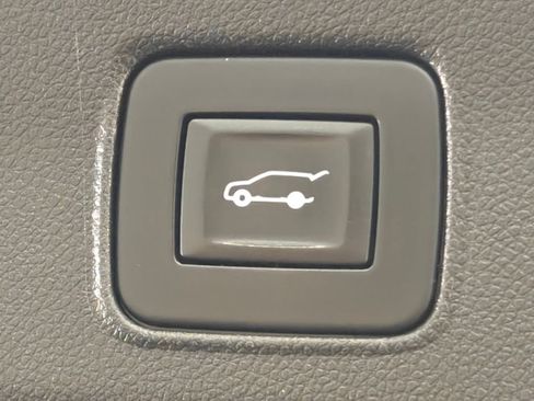 Used 2021 Chevrolet TrailBlazer LT w/ Sun and Liftgate Package FWD image 30