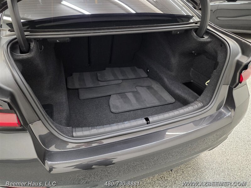 Used 2023 BMW 530i w/ M Sport Package RWD image 8