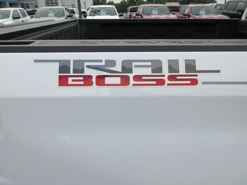 Certified 2025 Chevrolet Silverado 1500 LT Trail Boss w/ Convenience Package II AWD/4WD image 12