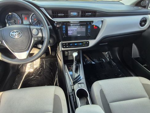 Used 2019 Toyota Corolla LE FWD image 14