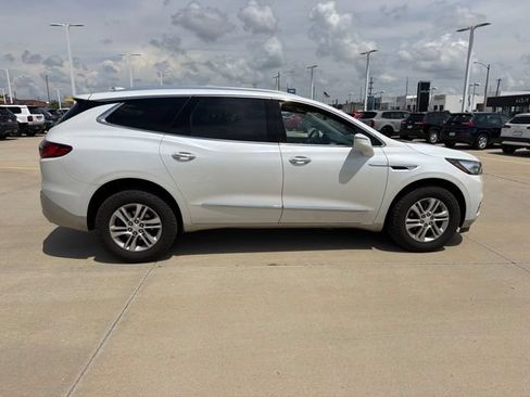 Used 2018 Buick Enclave Essence FWD image 4