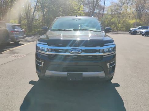 Used 2024 Ford Expedition Max Limited AWD/4WD image 3