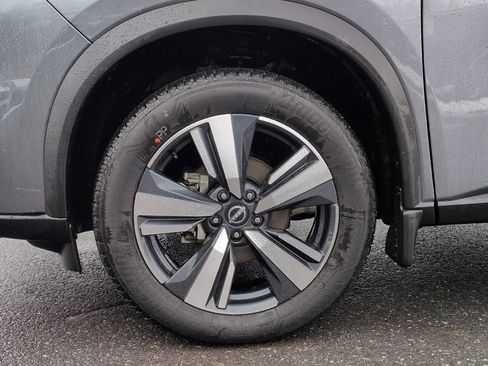 Used 2024 Nissan Rogue SL w/ SL Premium Package image 16