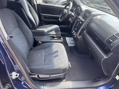 Used 2005 Honda CR-V LX image 16