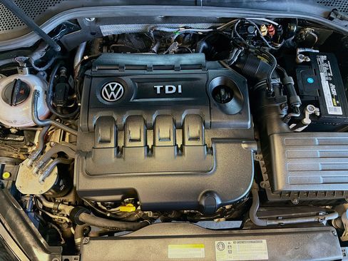 Used 2015 Volkswagen Golf TDI SEL image 33