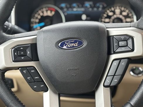 Used 2015 Ford F150 Lariat image 24